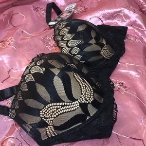 NWT  and 1 worn DAISEY FUENTES 40c bras